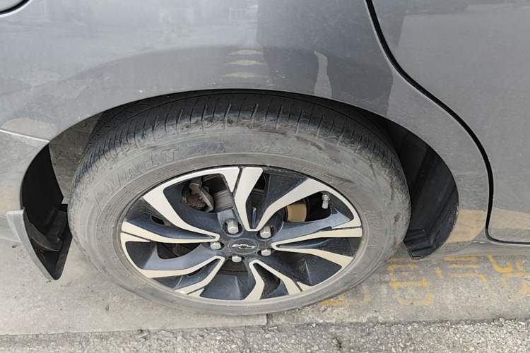 Used Chevrolet Monza 2020 Light Hybrid RS 330T Automatic Comfort Edition Right Rear Wheel Hub