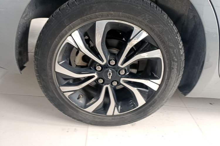 Used Chevrolet Monza 2020 Light Hybrid RS 330T Automatic Comfort Edition Right Rear Wheel Hub