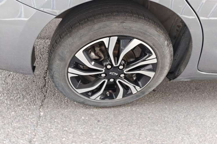 Used Chevrolet Monza 2020 Light Hybrid RS 330T Automatic Thrill Edition Right Rear Wheel Hub