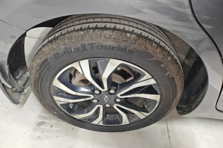 Used Chevrolet Monza 2020 Light Hybrid RS 330T Automatic Comfort Edition Right Rear Wheel Hub