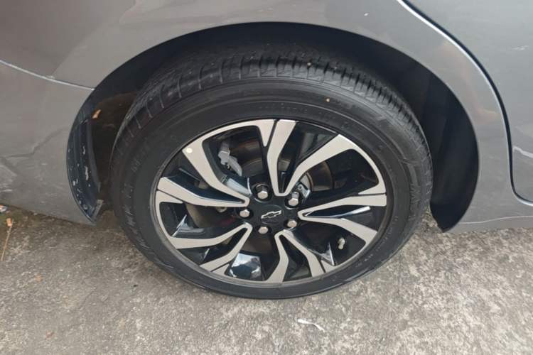 Used Chevrolet Monza 2020 Light Hybrid RS 330T Automatic Comfort Edition Right Rear Wheel Hub