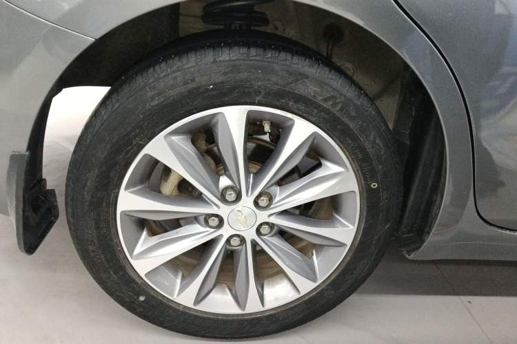 Used Chevrolet Monza 2020 320 Automatic Enjoyment Edition Right Rear Wheel Hub