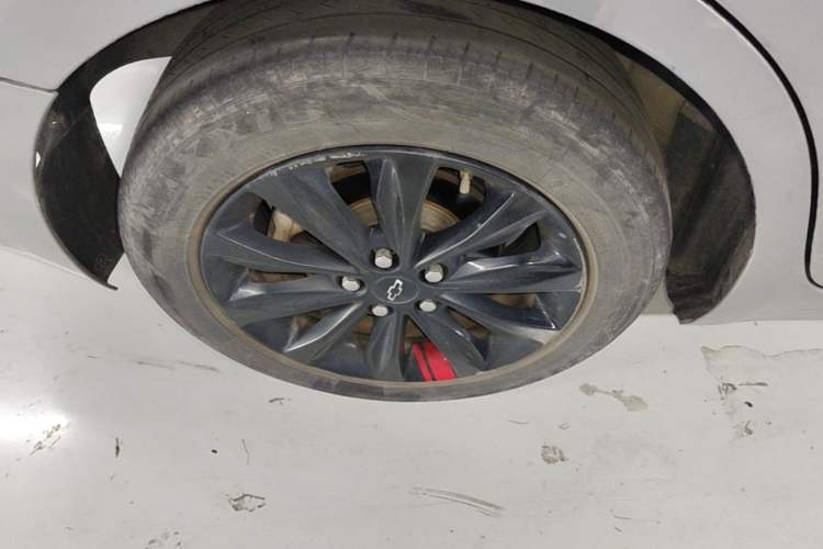 Used Chevrolet Monza 2020 Light Hybrid Redline 320T Dual-Clutch Thrilling Edition Right Rear Wheel Hub