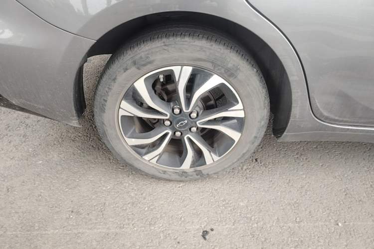 Used Chevrolet Monza 2020 Light Hybrid RS 330T Automatic Comfort Edition Right Rear Wheel Hub