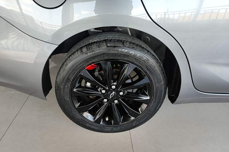 Used Chevrolet Monza 2020 Light Hybrid Redline 320T Dual-Clutch Thrilling Edition Right Rear Wheel Hub