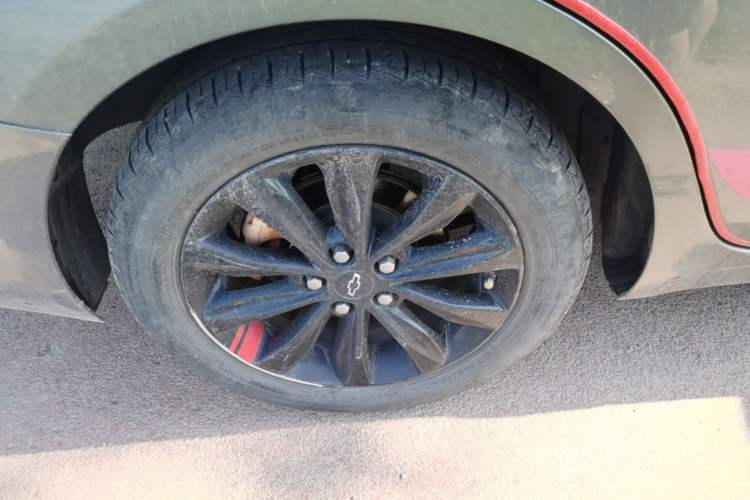 Used Chevrolet Monza 2020 Light Hybrid Redline 320T Dual-Clutch Thrilling Edition Right Rear Wheel Hub