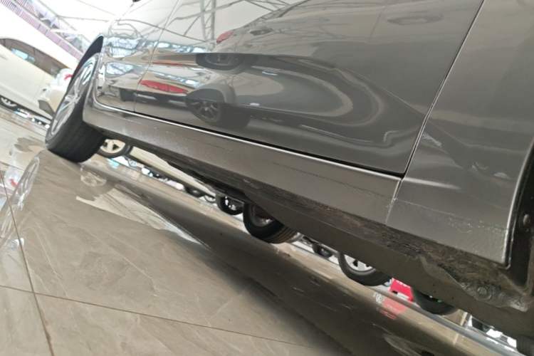 Used Chevrolet Monza 2020 320 Automatic Enjoyment Edition Right Side Sill