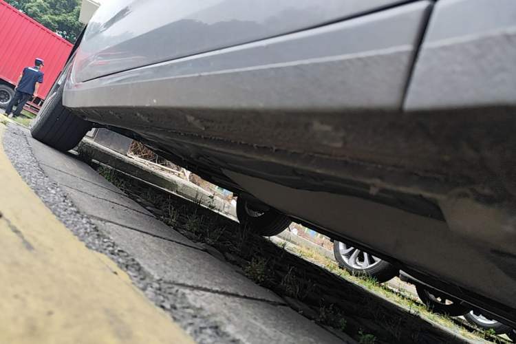 Used Chevrolet Monza 2020 Light Hybrid RS 330T Automatic Comfort Edition Right Side Sill
