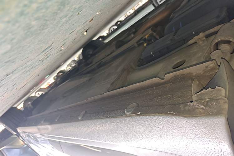 Used Chevrolet Monza 2020 Light Hybrid RS 330T Automatic Comfort Edition Right Side Sill