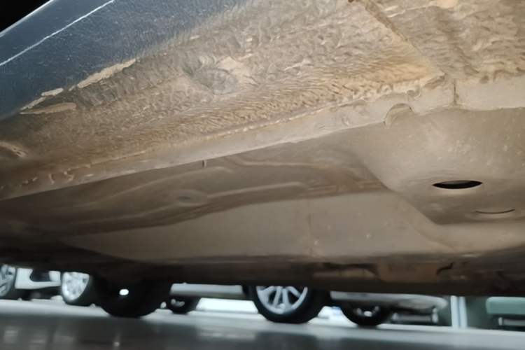 Used Chevrolet Monza 2020 Light Hybrid RS 330T Automatic Comfort Edition Right Side Sill