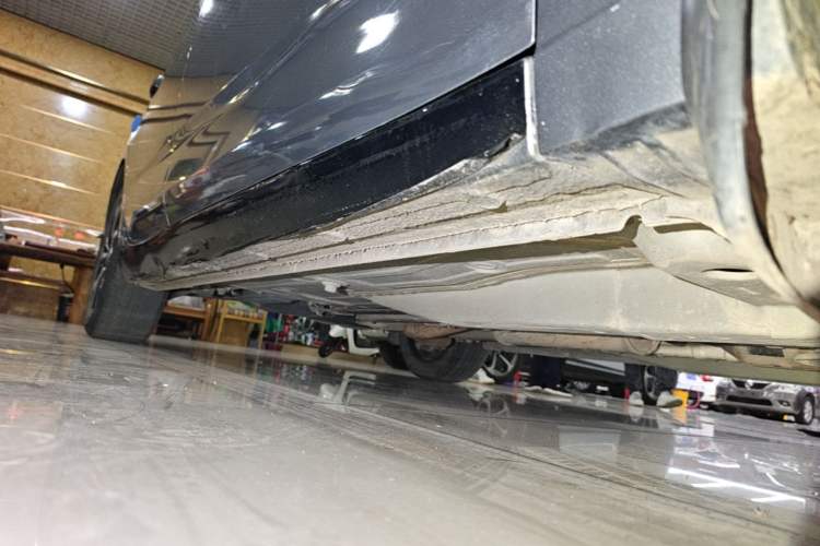 Used Chevrolet Monza 2020 Light Hybrid RS 330T Automatic Comfort Edition Right Side Sill
