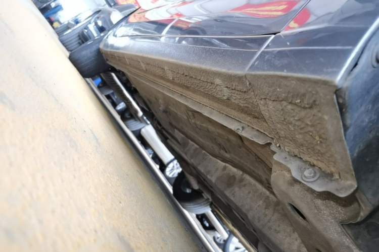 Used Chevrolet Monza 2020 Light Hybrid RS 330T Automatic Comfort Edition Right Side Sill