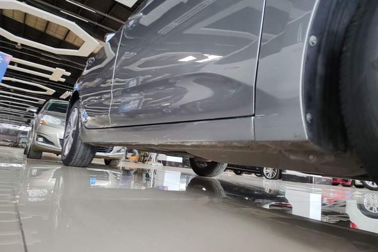 Used Chevrolet Monza 2020 320 Automatic Enjoyment Edition Right Side Sill