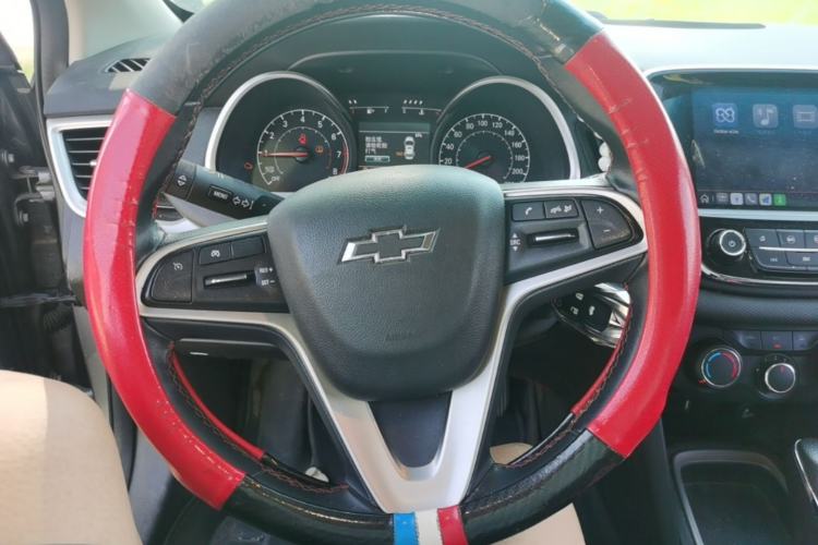 Used Chevrolet Monza 2020 Light Hybrid Redline 320T Dual-Clutch Thrilling Edition Steering Wheel