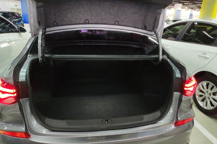 Used Chevrolet Monza 2020 320 Automatic Enjoyment Edition Trunk