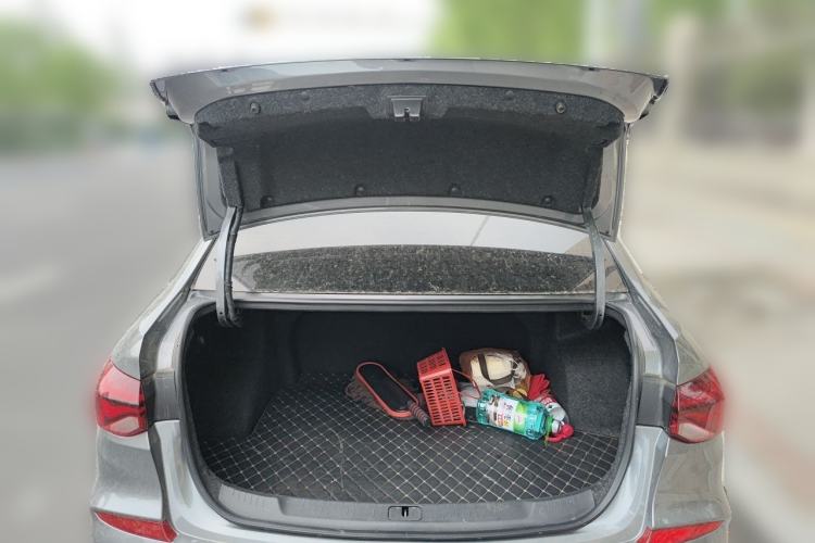 Used Chevrolet Monza 2020 320 Automatic Enjoyment Edition Trunk