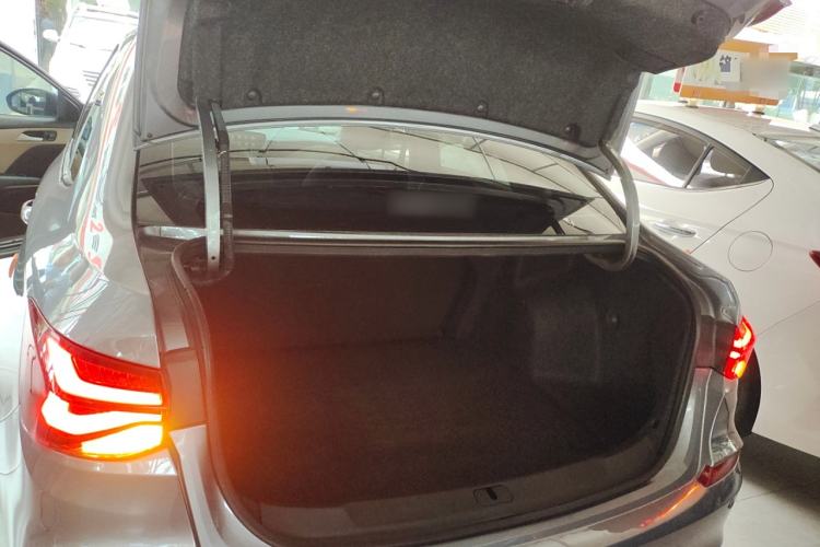 Used Chevrolet Monza 2020 320 Automatic Enjoyment Edition Trunk