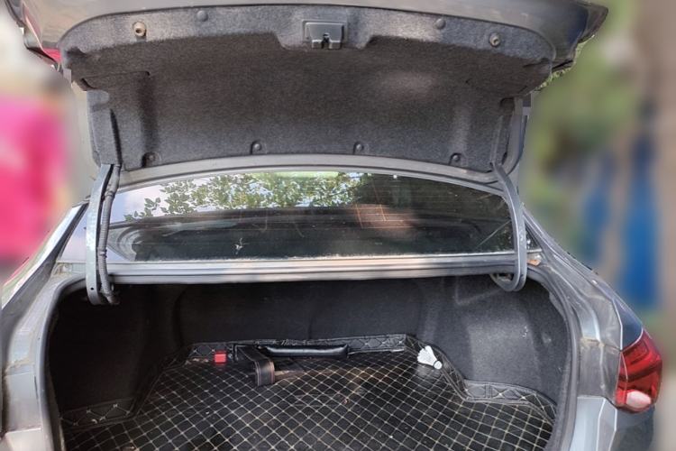 Used Chevrolet Monza 2020 320 Automatic Enjoyment Edition Trunk
