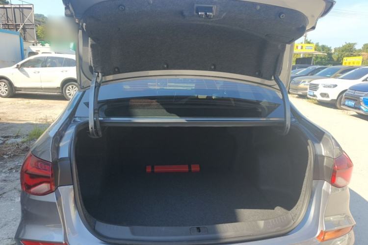 Used Chevrolet Monza 2020 320 Automatic Enjoyment Edition Trunk
