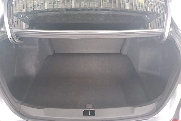 Used Chevrolet Monza 2020 Light Hybrid RS 330T Automatic Comfort Edition Trunk