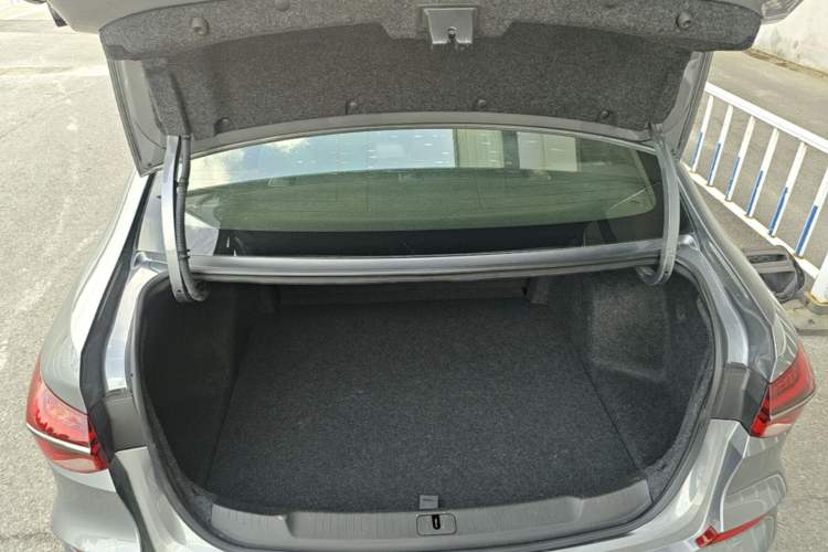 Used Chevrolet Monza 2020 Light Hybrid RS 330T Automatic Thrill Edition Trunk