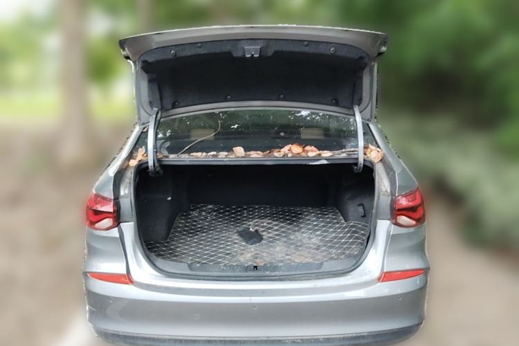Used Chevrolet Monza 2020 320 Automatic Enjoyment Edition Trunk