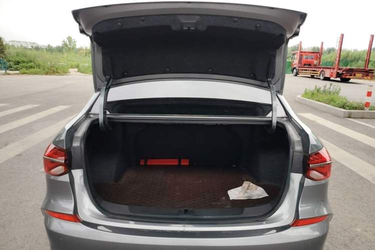 Used Chevrolet Monza 2020 Light Hybrid RS 330T Automatic Comfort Edition Trunk