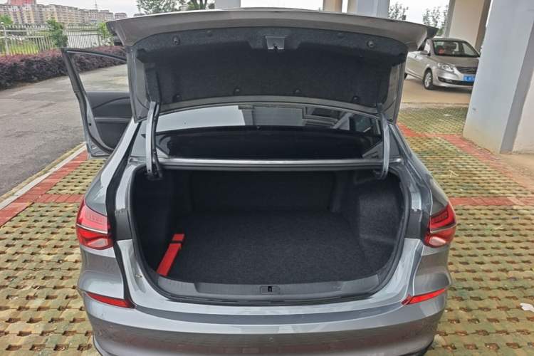 Used Chevrolet Monza 2020 Light Hybrid RS 330T Automatic Comfort Edition Trunk