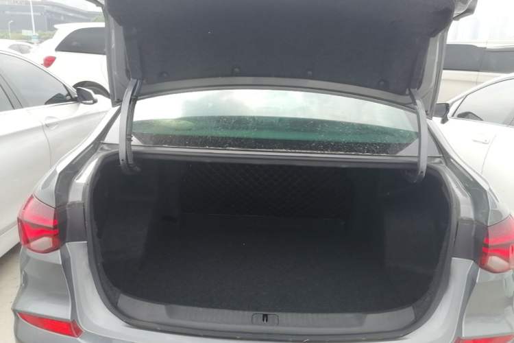 Used Chevrolet Monza 2020 Light Hybrid Redline 320T Dual-Clutch Joyful Edition Trunk