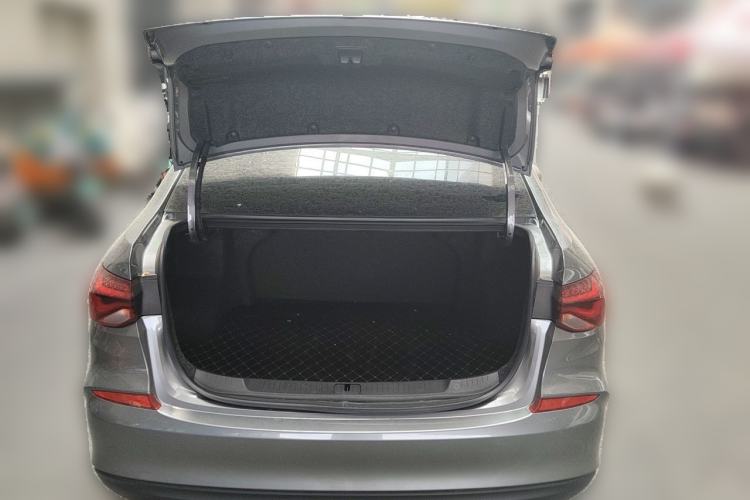 Used Chevrolet Monza 2020 320 Automatic Enjoyment Edition Trunk