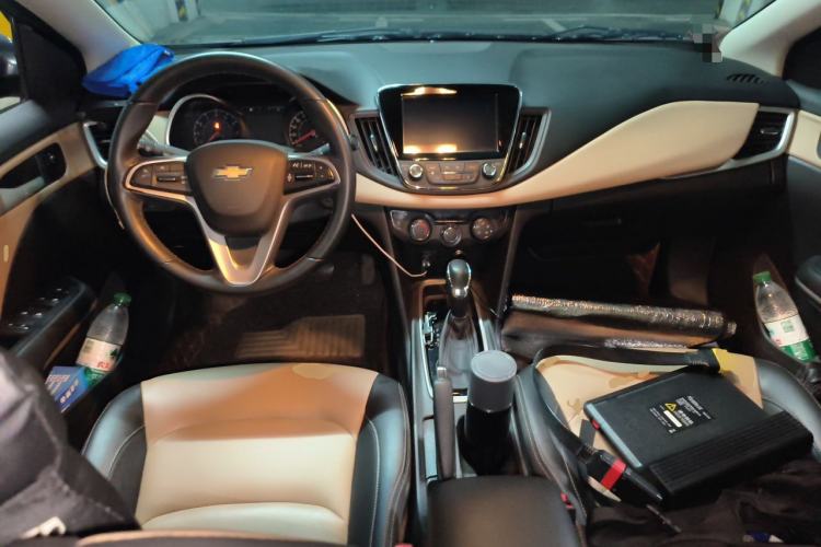 Used Chevrolet Monza 2020 320 Automatic Enjoyment Edition Center Console
