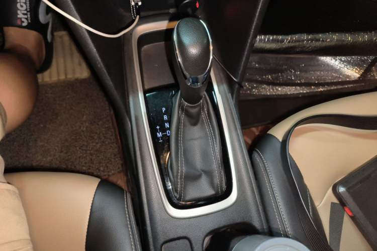 Used Chevrolet Monza 2020 320 Automatic Enjoyment Edition Gear Lever
