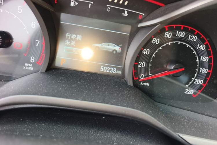 Used Chevrolet Monza 2020 Light Hybrid RS 330T Automatic Comfort Edition Odometer Close Up