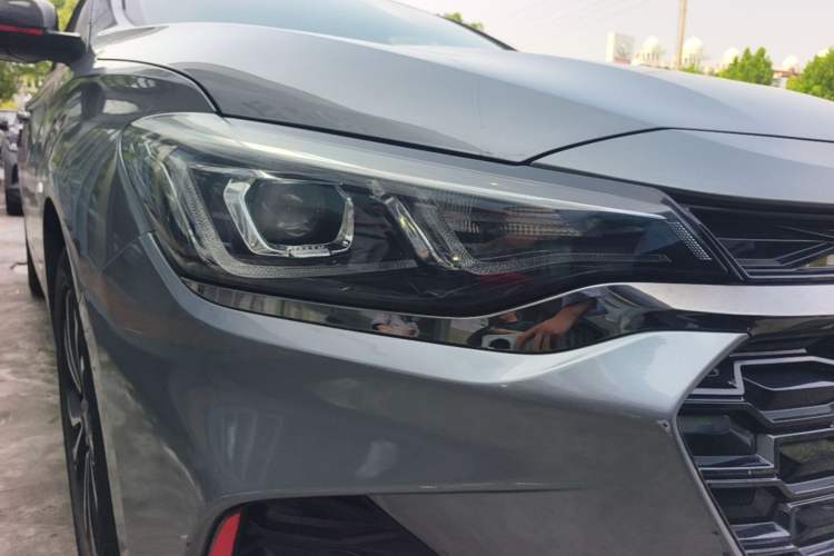 Used Chevrolet Monza 2020 Light Hybrid RS 330T Automatic Comfort Edition Right Front Headlight