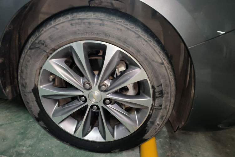 Used Chevrolet Monza 2020 320 Automatic Enjoyment Edition Right Front Wheel Hub