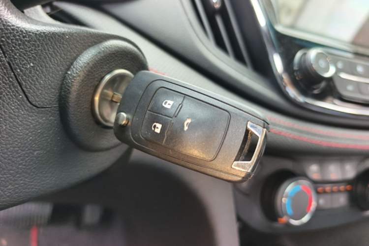 Used Chevrolet Monza 2020 Light Hybrid RS 330T Automatic Comfort Edition Vehicle Key