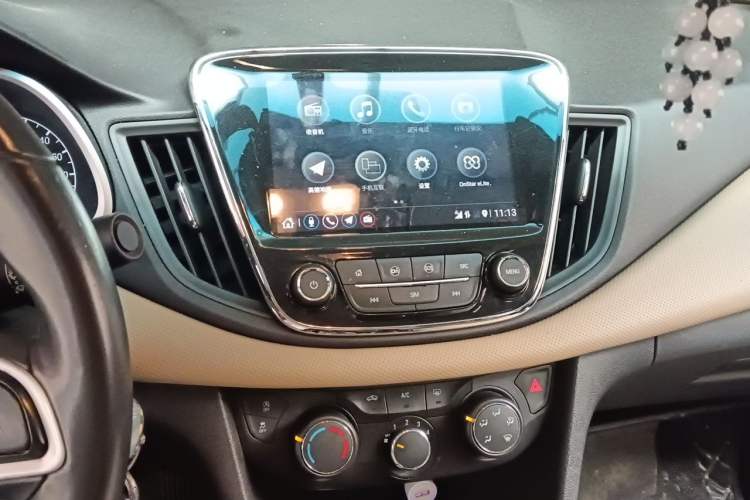 Used Chevrolet Monza 2020 320 Automatic Enjoyment Edition Audio And AC Panel
