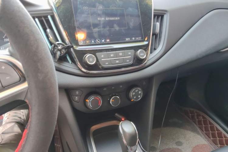 Used Chevrolet Monza 2020 Light Hybrid Redline 320T Dual-Clutch Thrilling Edition Audio And AC Panel