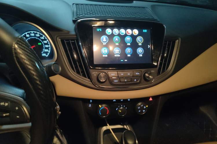 Used Chevrolet Monza 2020 320 Automatic Enjoyment Edition Audio And AC Panel