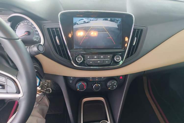 Used Chevrolet Monza 2020 320 Automatic Enjoyment Edition Audio And AC Panel