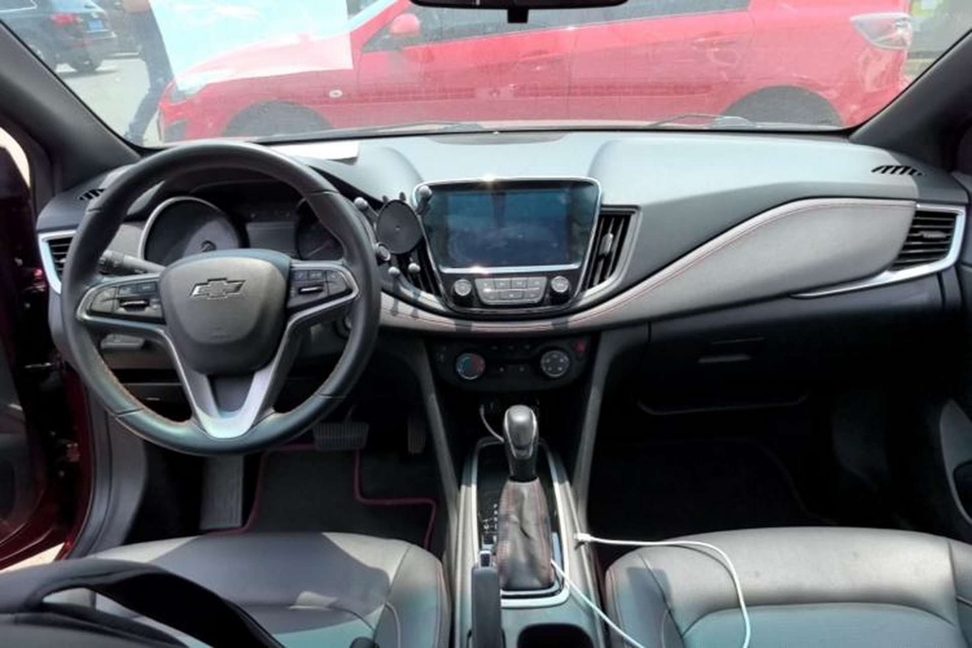 Used Chevrolet Monza 2020 Light Hybrid RS 330T Automatic Comfort Edition Center Console