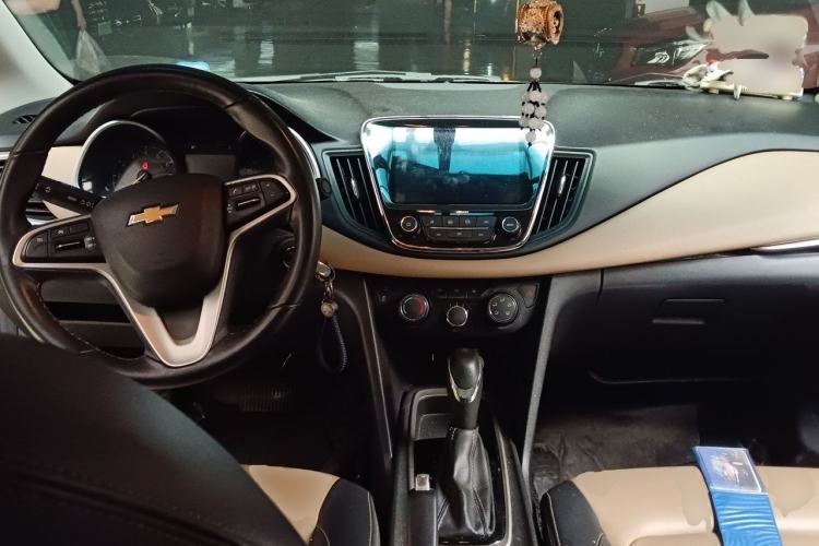 Used Chevrolet Monza 2020 320 Automatic Enjoyment Edition Center Console