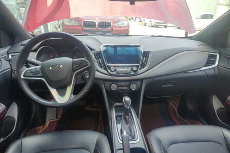 Used Chevrolet Monza 2020 Light Hybrid RS 330T Automatic Comfort Edition Center Console