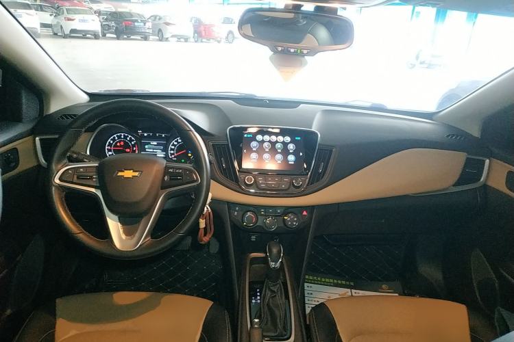 Used Chevrolet Monza 2020 320 Automatic Enjoyment Edition Center Console