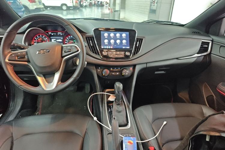 Used Chevrolet Monza 2020 Light Hybrid RS 330T Automatic Thrill Edition Center Console