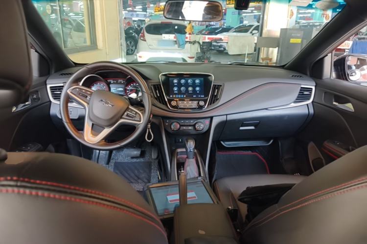 Used Chevrolet Monza 2020 Light Hybrid RS 330T Automatic Comfort Edition Center Console