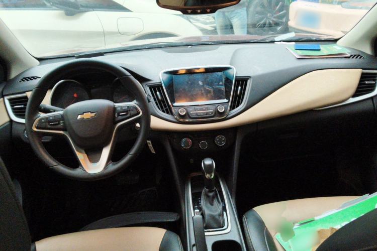 Used Chevrolet Monza 2020 320 Automatic Enjoyment Edition Center Console