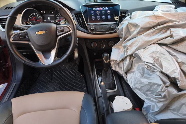 Used Chevrolet Monza 2020 320 Automatic Enjoyment Edition Center Console