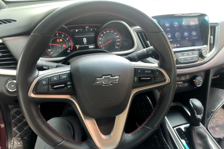 Used Chevrolet Monza 2020 Light Hybrid RS 330T Automatic Comfort Edition Center Console