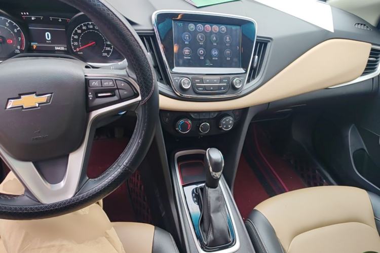 Used Chevrolet Monza 2020 320 Automatic Enjoyment Edition Center Console